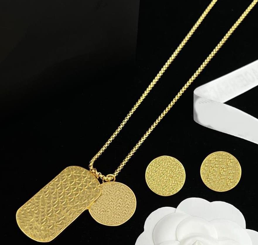 Vintage Punk Gold-plate Thick Chain Head Portrait Coin Pendant Necklace For Women Fashion Multilevel Geometric Hip Hop Punk Jewelry Sweater Chain
