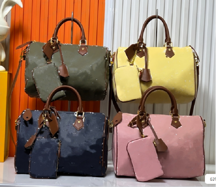 10A Top Women trendy tote bag Shoulder bag P9 Designer Weekend bag tote crossbody Boho Speefhdys Soft25 Spy30cm Travel handbags Pillow bags 4 colors