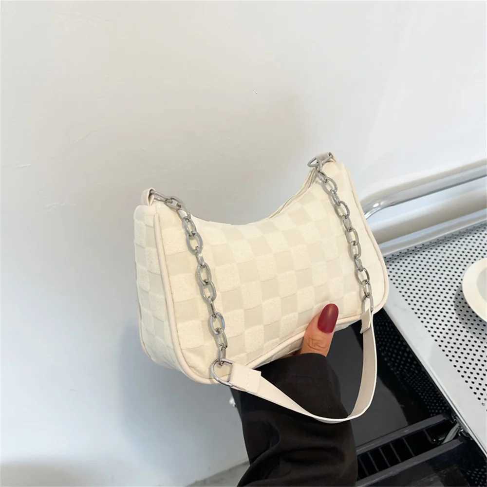 2023 New Fashion Women Handbags Canvas Underarm Chain Bag Casual Small Square Bag Simple Grid Women Shoulder Bags Female Clutch XJ250821