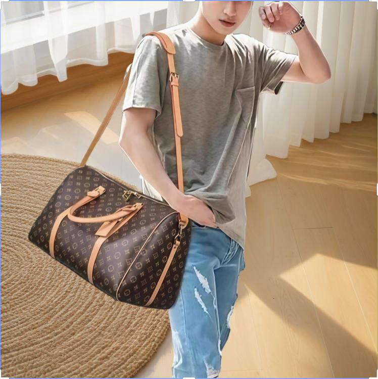 tote Quality Men Duffle Bag Women TravelBags Hand Luggage Travel Bags Men Leather Handbags Large CrossBody Bags Totes Purse Crossbody Bag 55cm-image-700027429