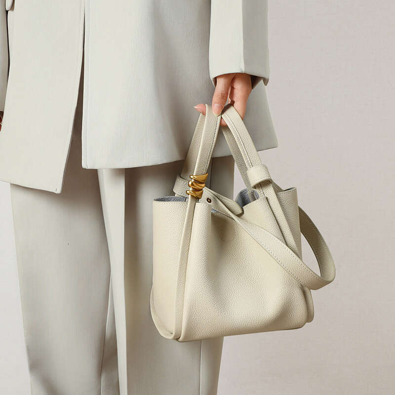 Fashion New Women's Shoulder Bucket Summer Versatile Genuine Leather Handbag Basket Box Bag
