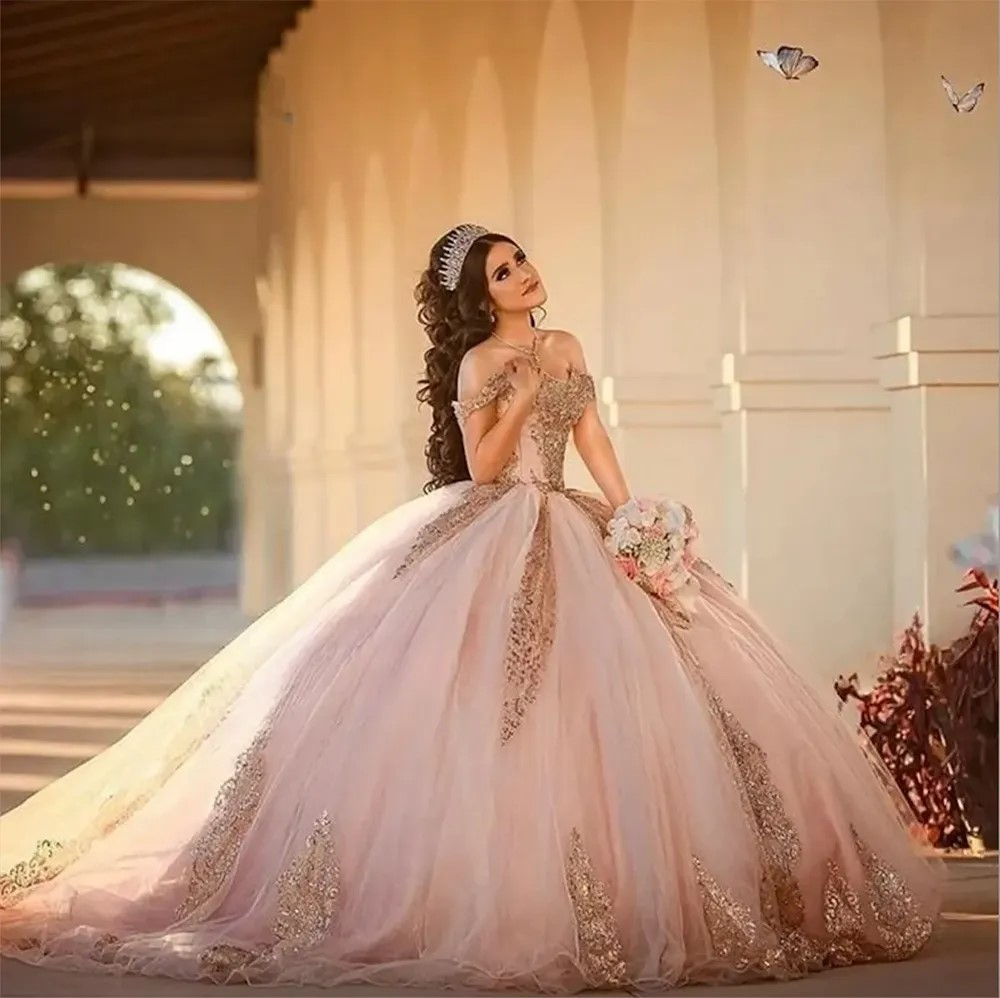 Ball Gown Quinceanera Dresses Off the Shoulder Crystal Beading Appliques Tulle Lace-up Plus Size Sweet 15 16 Princess Birthday Party Gowns Vestid