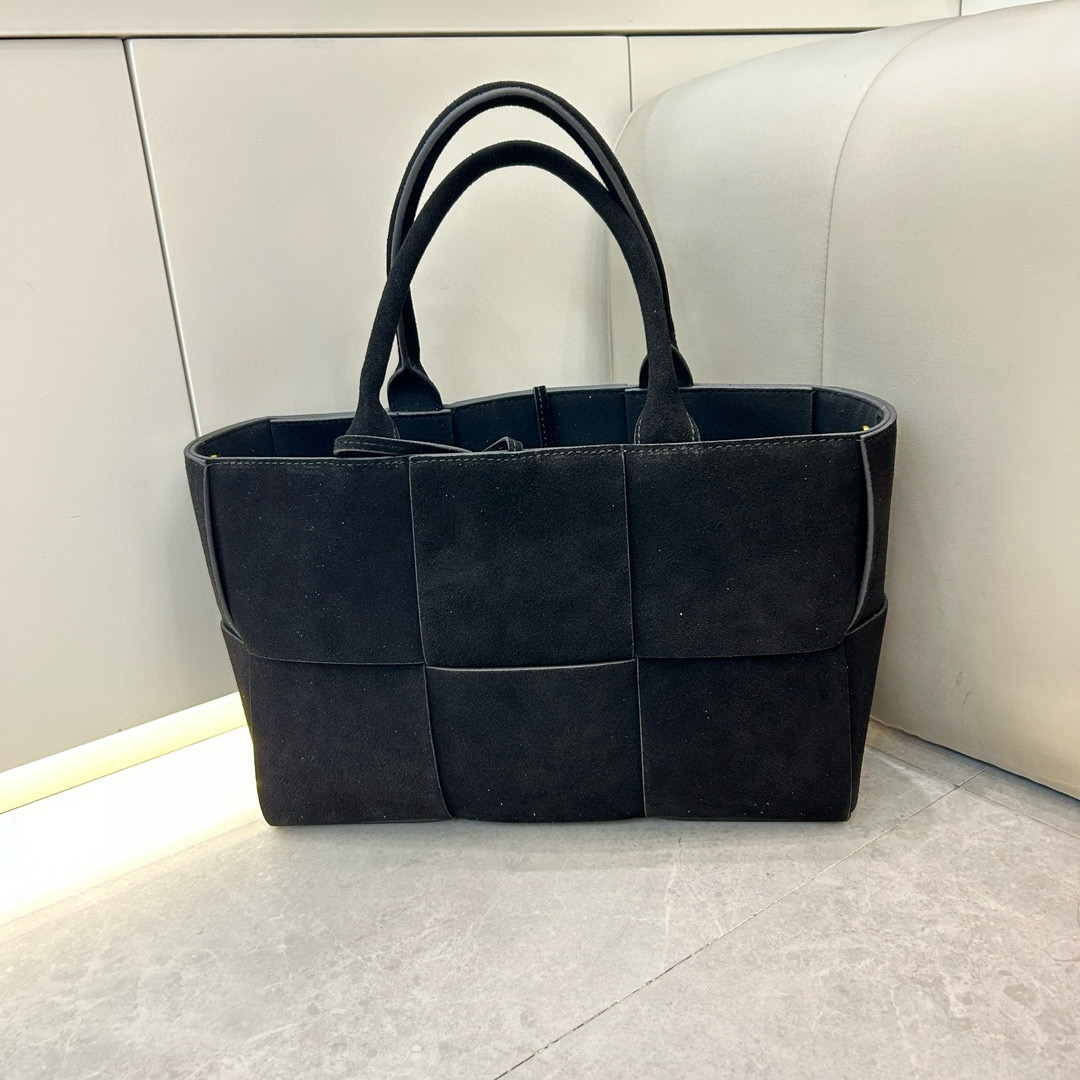 designer bag women Luxury Bag leather weaven Shoulder Bags exquaisite large Tote bag and detachable makeup bag shaped handle Multiple colors