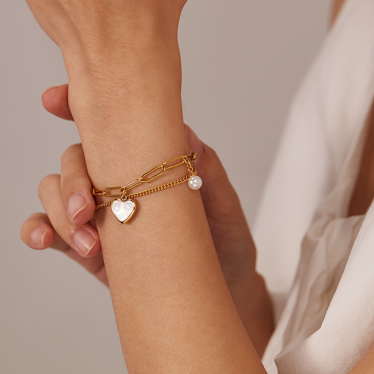 Accessoires de style coréen et japonais Personnalité légère Double couche en acier titane perle pour femmes Bracelet de mode Bijoux