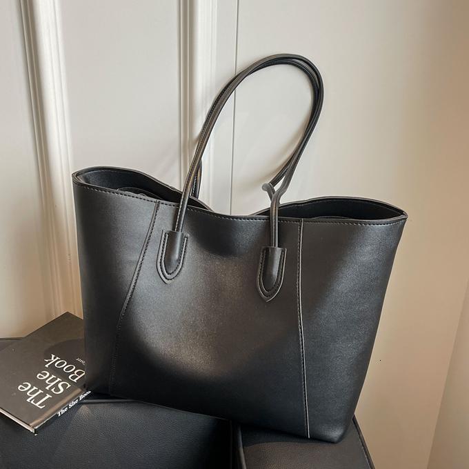 Trendy Large Capacity Tote Bag For Luxury Bagdesigner Free Shipping Women 2025 New Casual Simple Underarm Bag Fashionable Versatile Commuter Shoulde