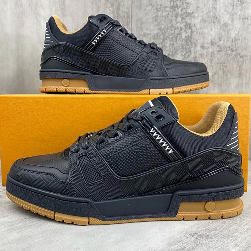 Fashion Black Mens Sneakers Luxury Designer Trainer sports shoes Soft calf leather upper Rubber sole Metal tips Leather shoelaces Outdoor men skateb