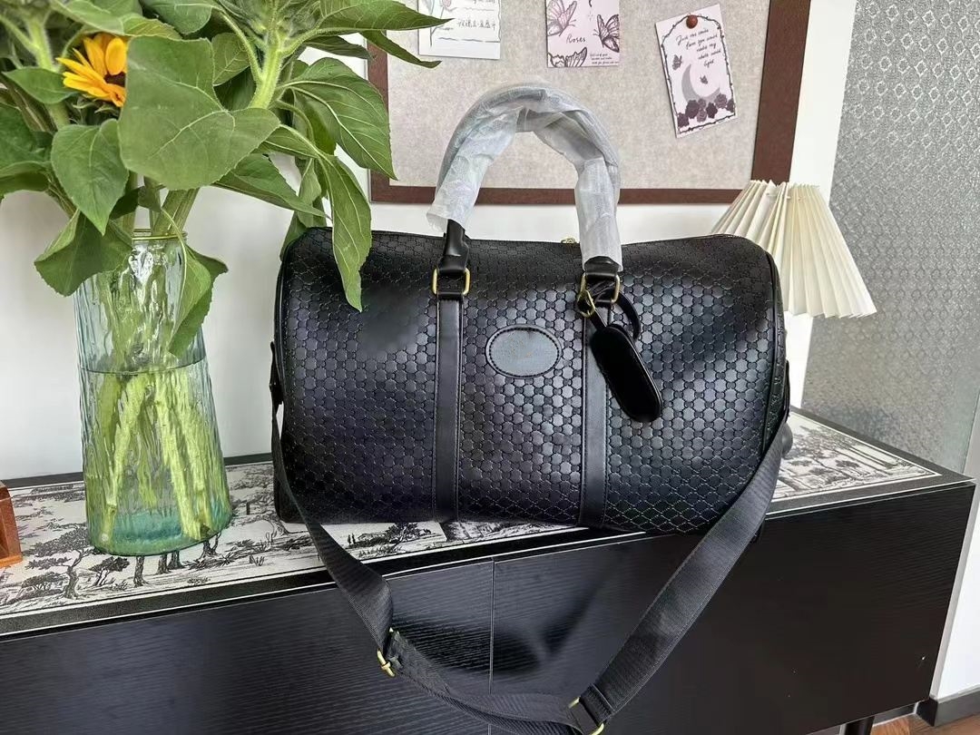 10A Top black emed duffel Keep All designer Large capacity tote Bag Women&#039;s Men&#039;s Outdoor Zipper shoulder Travel bag-image-1071392471