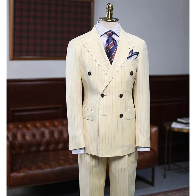 2 Piece Blazer Beige Vertical Stripes Men Suits Highend Lapel Double Breasted Suit Slim Fit Business Casual Wedding Tuxedo 250821