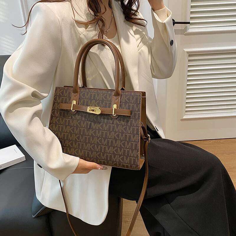 Hot Selling Classic Elegant Women's Messenger Bag - Leather Crossbody Shoulder Handbag Designer Ladies Tote Designer Bags