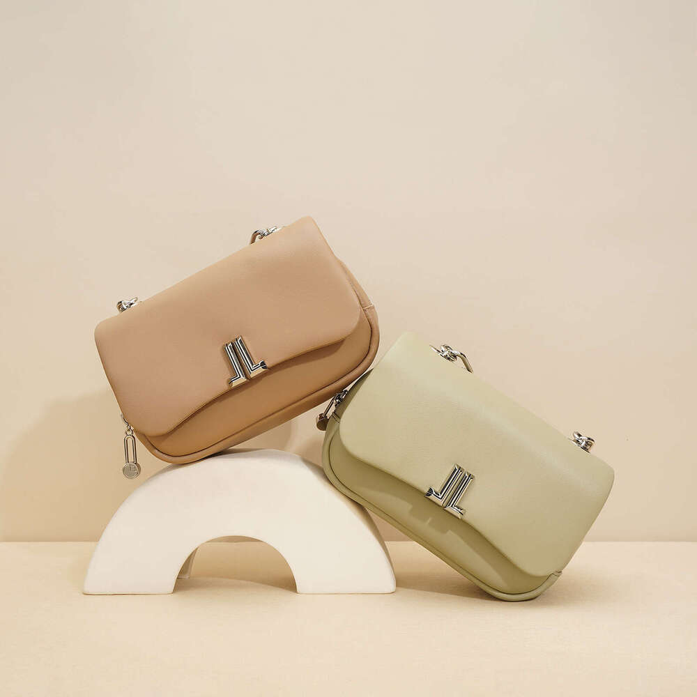 Luxury designer spring leather messenger bag women's clothing simple and fashionable commuter shoulder bag soft cowhide chain bag