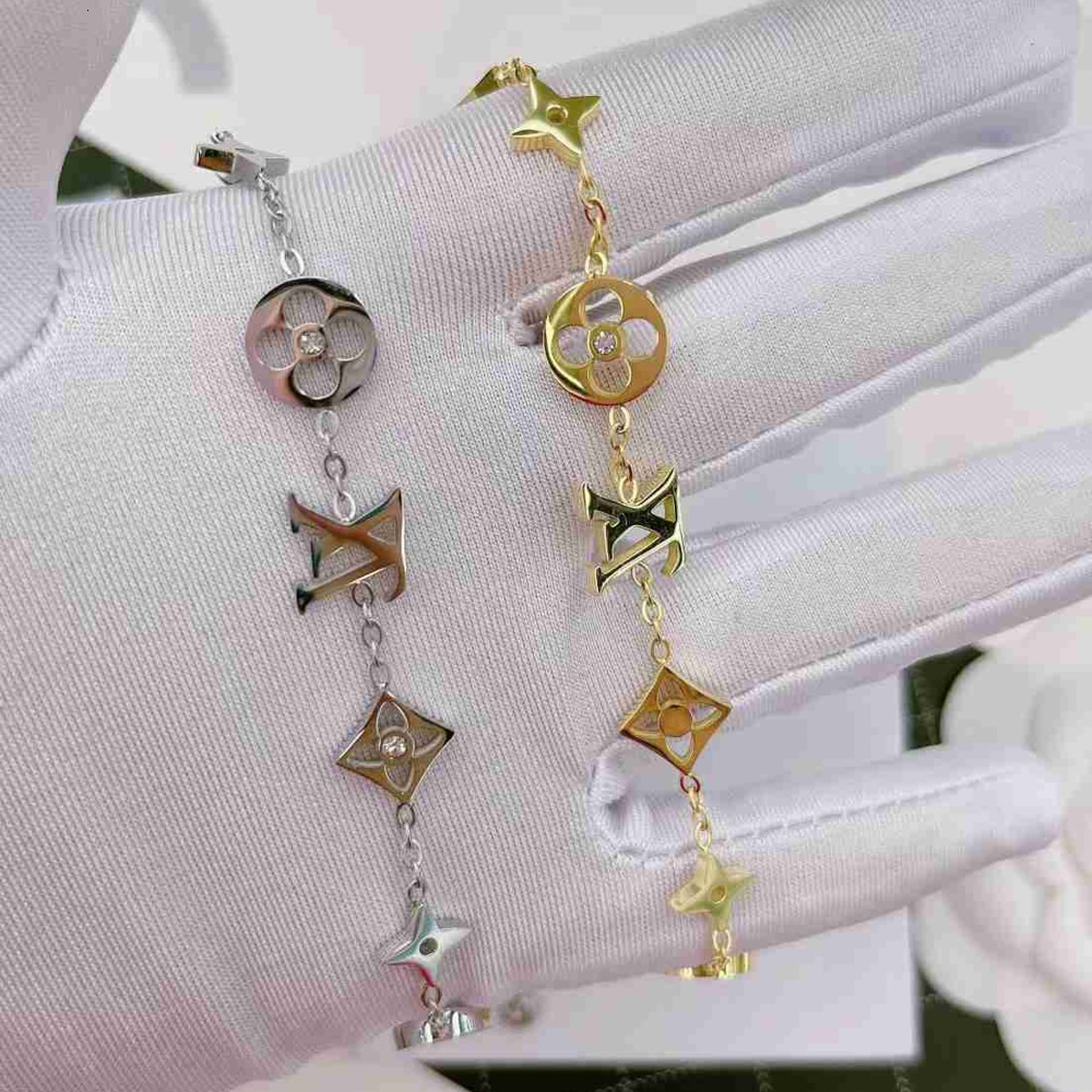 Bangle Stainless steel Luxury classic designer Girl women men boy flower V bracelets elegant Love 18K Gold silver Bangles engraved bracelet Fashion