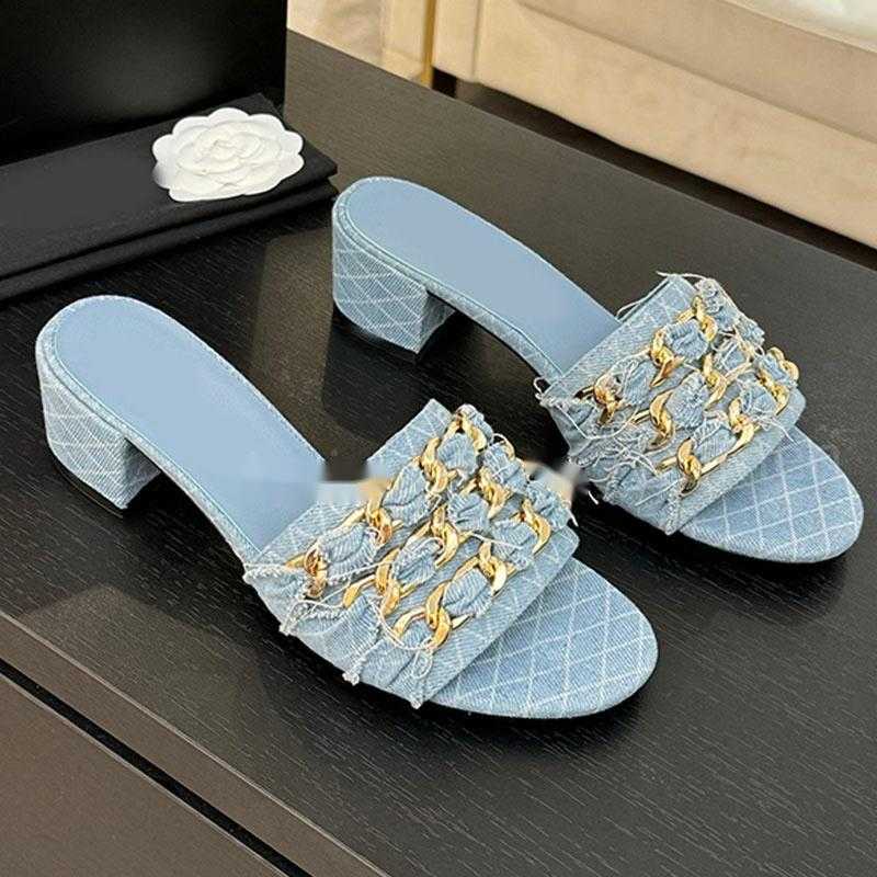 Designer Slippers Chain Flat And Chuny Heels High-heeled Sandals New Women Blue Denim Slides Low Heel Slipper Summer Beach Outdoors Comfort Sandals