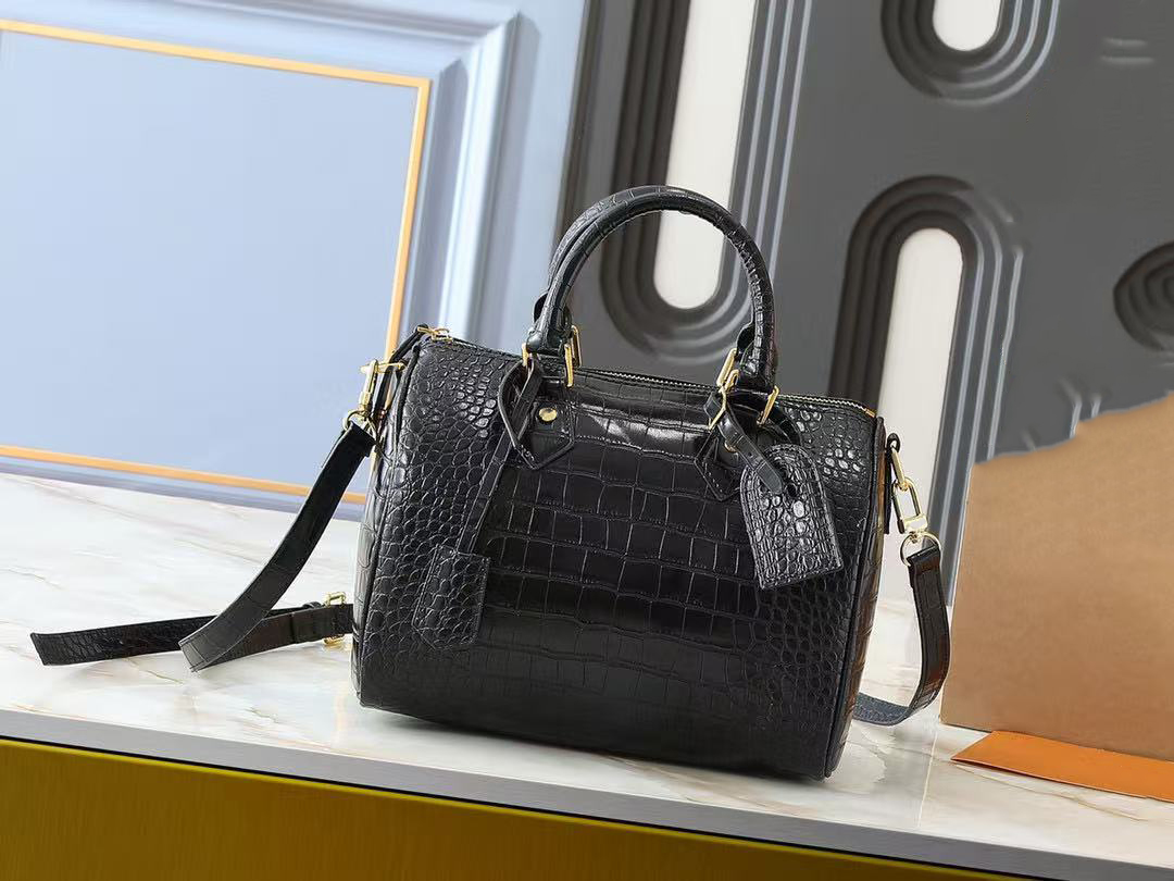 High-quality designer handbags, fashionable classic sheepskin women's cross-body bag, luxury belt handbag one-shoulder cross-body bag