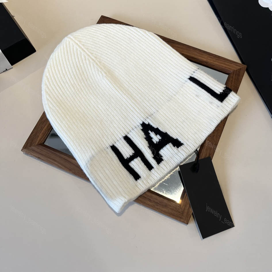 Designer Beanie For Mens Women Wolol Tricoted Hats Bonsieur Casquette thermique Skull Skul Bonnet haut top Bule Cap Capes chaude Caps chauds ACCE