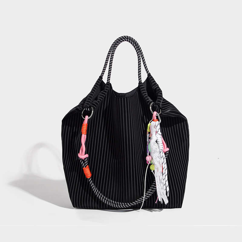 Fashionable bucket bag designer shoulder crossbody tote bag large capacity women's bags commuting high-end feeling
