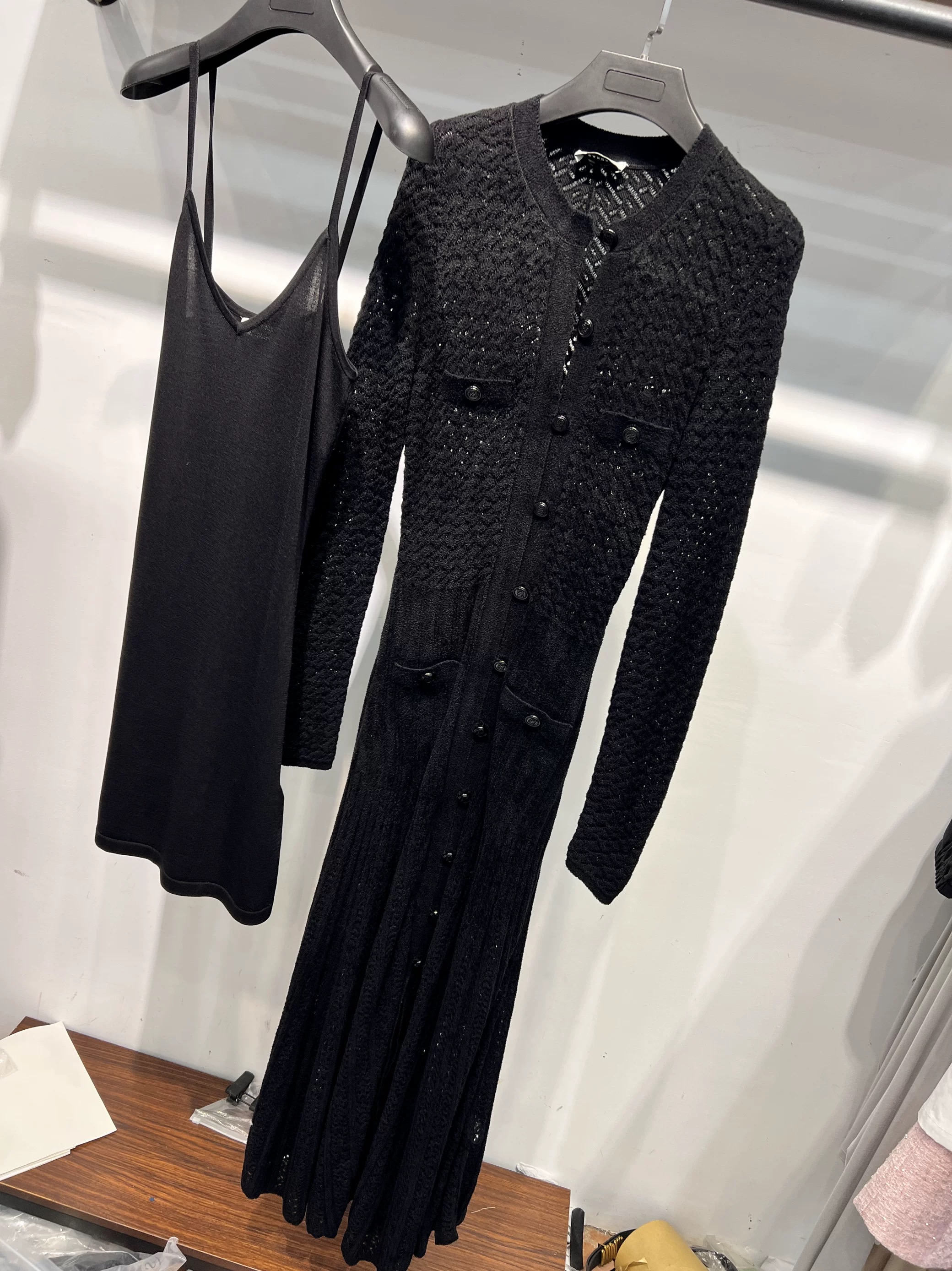 25 early autumn new san * dr hook flower hollowed out round neck fleece long sleeved long cut waist knitted fishtail skirt dress