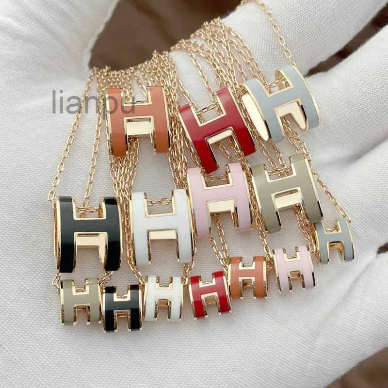 Chain H Enamel Clavicle Letter designer Necklace Women necklace Oval Rose Gold 18K titanium Stainless All match Elegant Designer jewelry Pendant Nec