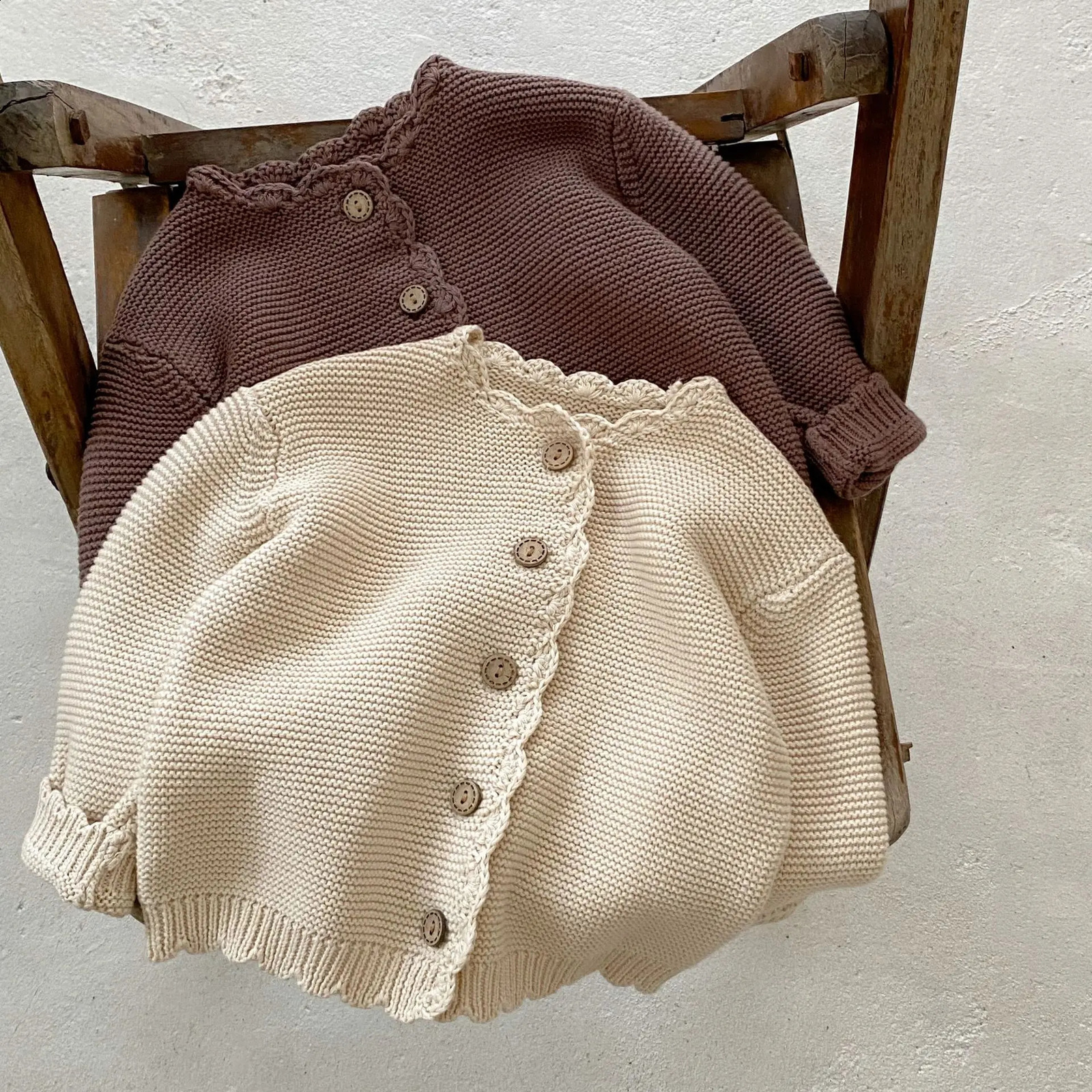 2025 Automne Baby à manches longues Poulain de manteau garçons Garçons Girls O-Neck Cardigan Veste bébé Toddler Solide Vêtements tricotés polyval