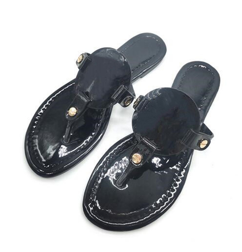 Designer Slippers Women's Casual Beach Sandals Classic Woman Leather shoes Summer High Quality slide Ladies Flip flops Slipper T82226