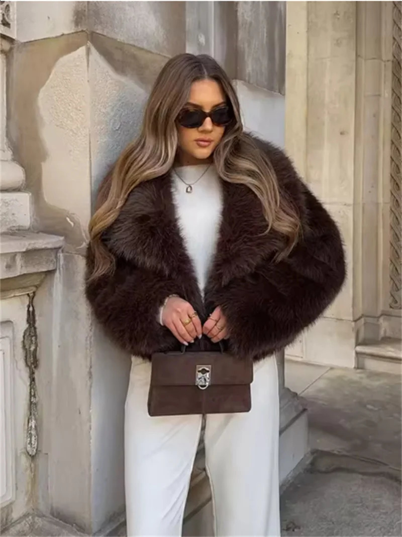 Ladies' short-collar faux fur coat for casual wear. Women's long-sleeved warm and cozy faux fur coat for autumn and winter. 250821