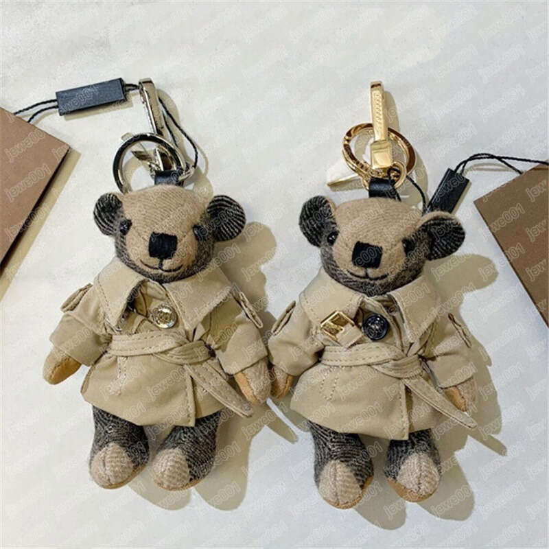 Trench Coat Bear Designer Keychain For Women Mens Luxury Keyring Stainless Steel Bag Charm Classic Fashion Key Chains Key Holder