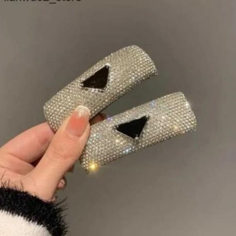 Sparkling Diamond Girl Hair Clips Designer Letter Hairpins Retro Barrettes Ladies Luxury Hairclip Headwraps Chic Hair Accessories