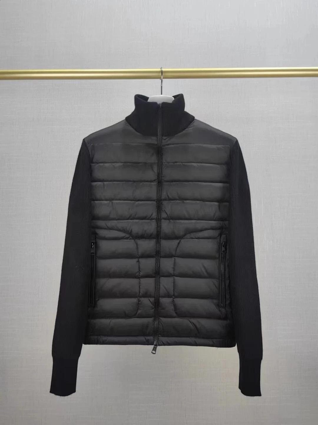 High-Quality Stitching Wool Knitted Men White Down Jacket 250819