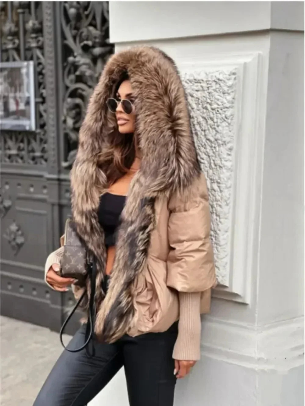 2024 Winter Puffer Jacket Women Real Fox Fur Collar Hooded Natural Thick Warm Loose Oversize Duck Down Coat Streetwear Outerwear250821