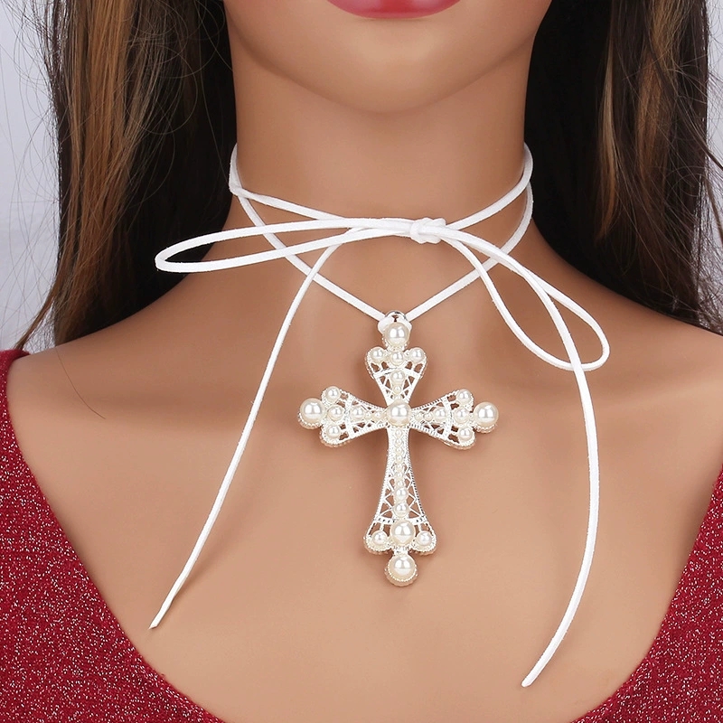 Collier de croix de diamant à la mode, exagérée et individuelle, chaîne de pulls rétro gothique tendance