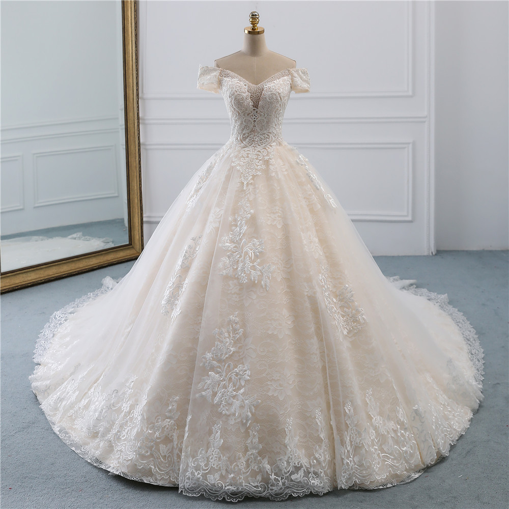 Vintage Lace Sequins Beading Long Train Wedding Dress Gown Customized Plus Size Bridal Gowns