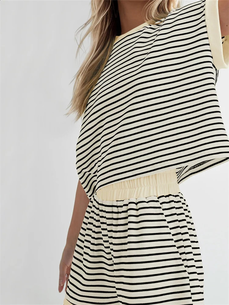 CHRONSTYLE Women Loose Casual Knitted 2 Piece Outfits Short Sleeve Striped Print Sweaters Tops Shorts Set Summer Fall Streetwear 250823