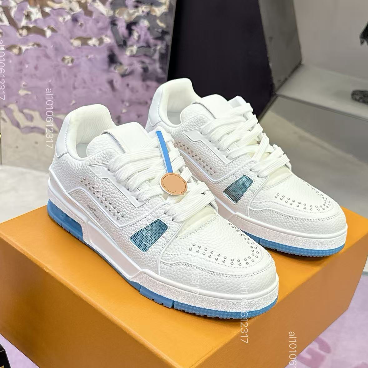 2025 Designer trainers casual shoes Logo Embossed Trainer Luxury Sneaker triple white pink sky blue black green yellow denim low mens sneakers 35-46