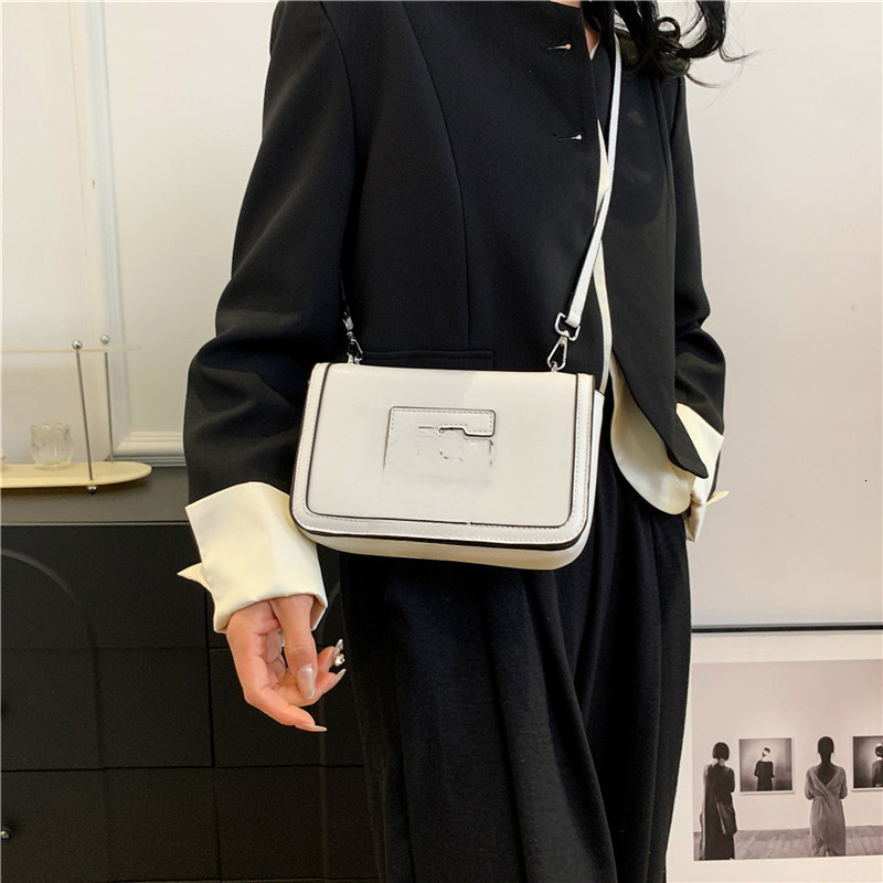 new model Lady bag high end trend trend texture fashionable stylish simple casual versatile and wrap trendy handbag single leisure shoulder crossbod