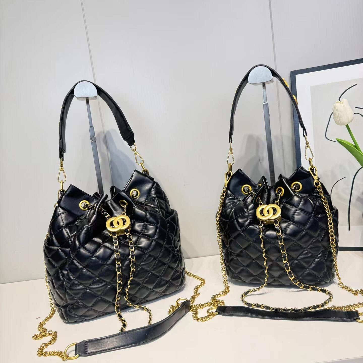 Designer bag Luxury bag Diamond chain large capacity handbag High-quality leather women's sling bag Bucket bag Classic black Shoulder Bag