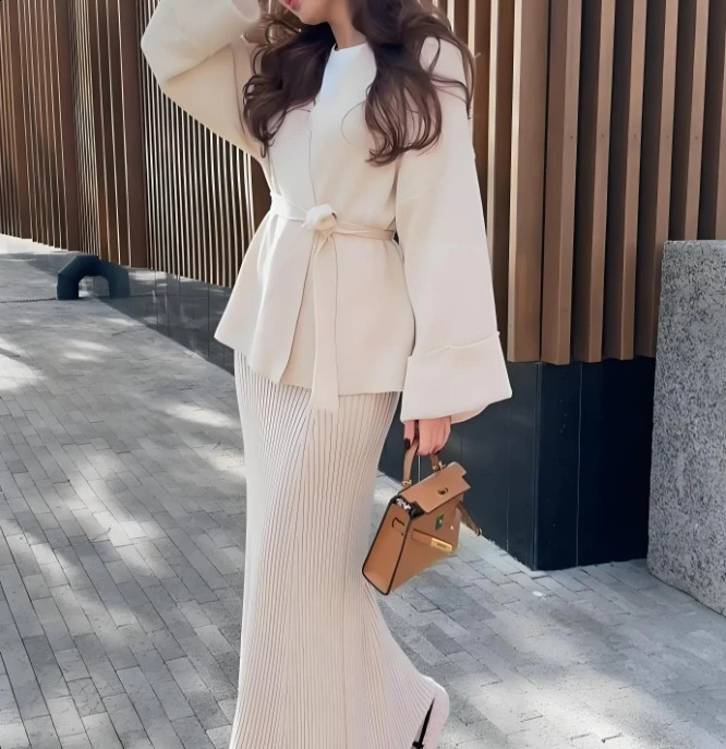 Femmes Deux pièces Set Couleur solide Pull en tricot Long Jupe en deux pièces pour femmes à la mode et à la navette décontractée 250819