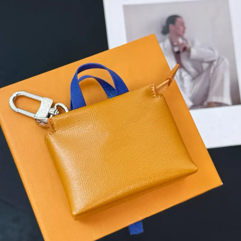 Mini Shopper bag Designers Keychain For Women Luxury Brand Handmade Leather Keyring Bag Charm Pendant Full Letters Mens Key Chains