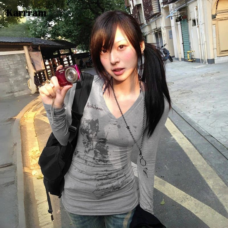 Karrram Japanese Y2k Graffiti Print T-shirt Trashy 2000s Style V-neck T Shirt Vintage Harajuku Streetwear Grunge American Retro250823