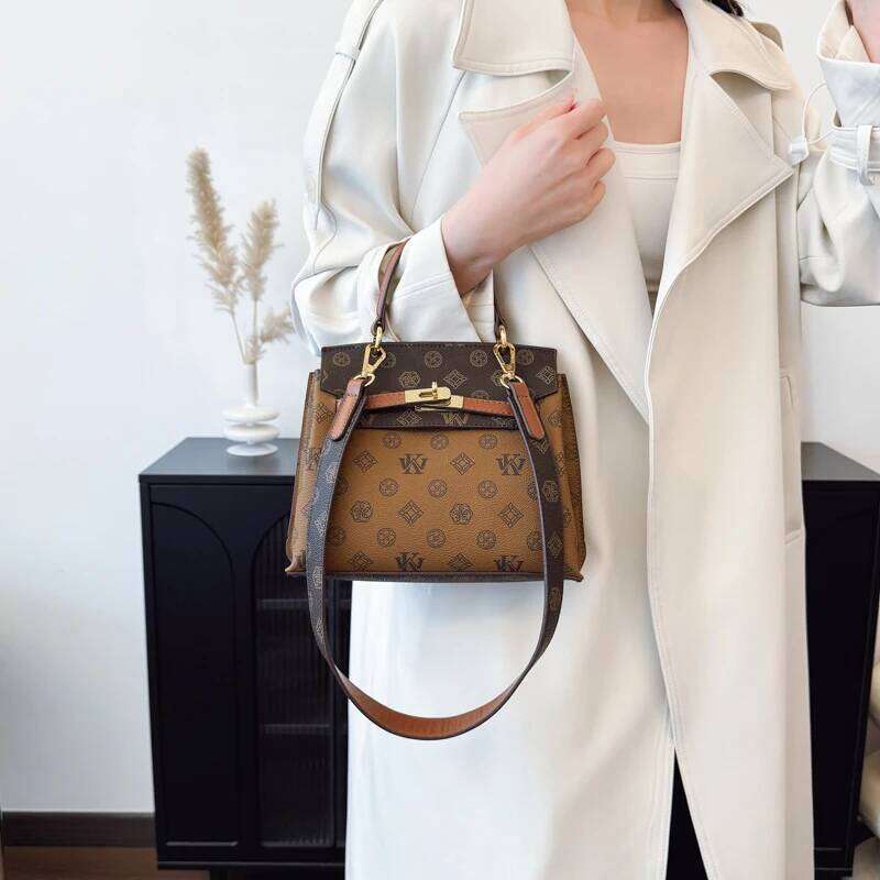 Hot Selling Elegant Classic Leather Clutch Bag Mini Simple For Women Leisure With High-End Unique Crossbody Attachment Designer Bags