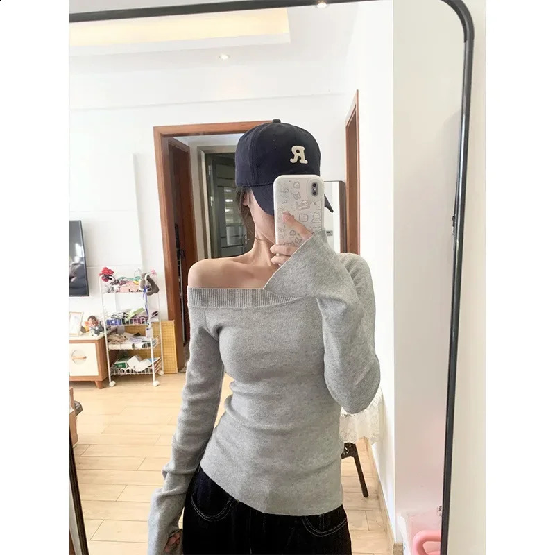 Elegant Versatile French Style Knit Base Layer Top Womens Slimming Long Sleeve Sweater Off The Shoulder For Autumn/Winter 250823