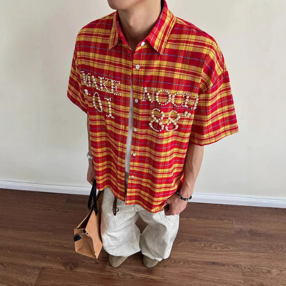 American Retro Studded Plaid Shirt Mens High Street Versatile Short Sleeved Loose Top Summer Fashion Streetwear Couples Shirt 250823