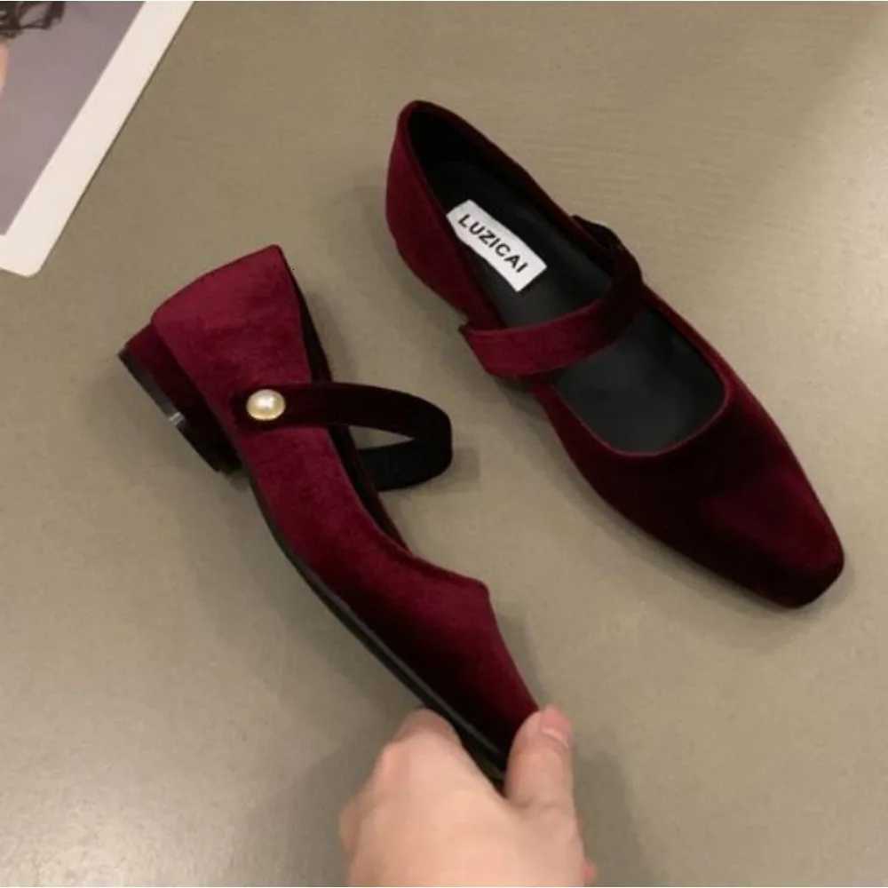 Elegant Pearl Buckle Velor Mary Jane Chaussures Femmes Concise Veet Ballet Flats Party Pompes à talon Low Talon In Wine-Red Y250823