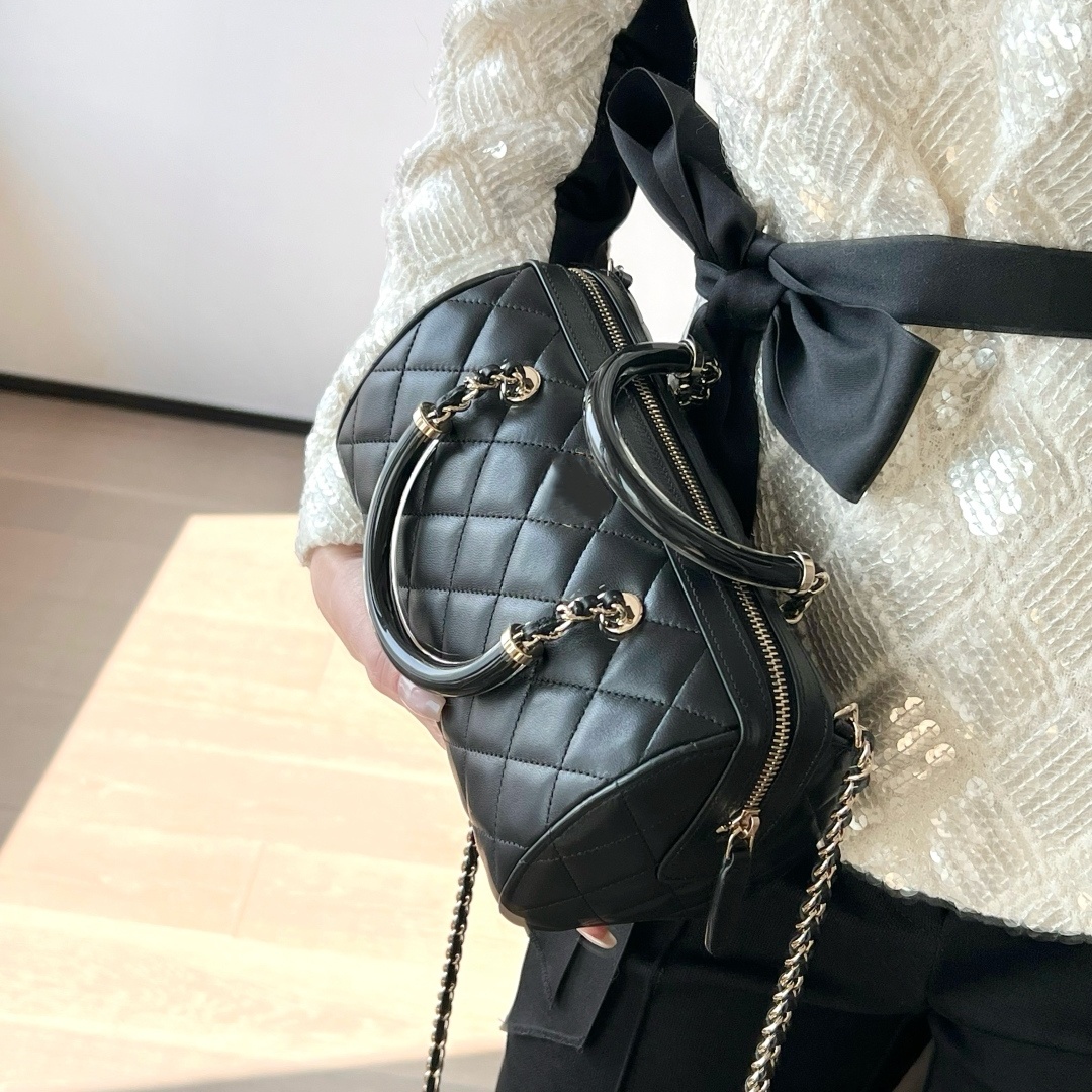 Luxury Designer Women Bowling Bag Zipper Handbag Fashion Classic Long Shoulder Strap Crossbody Bag High Quality Leather Shoulder Bag AP4515