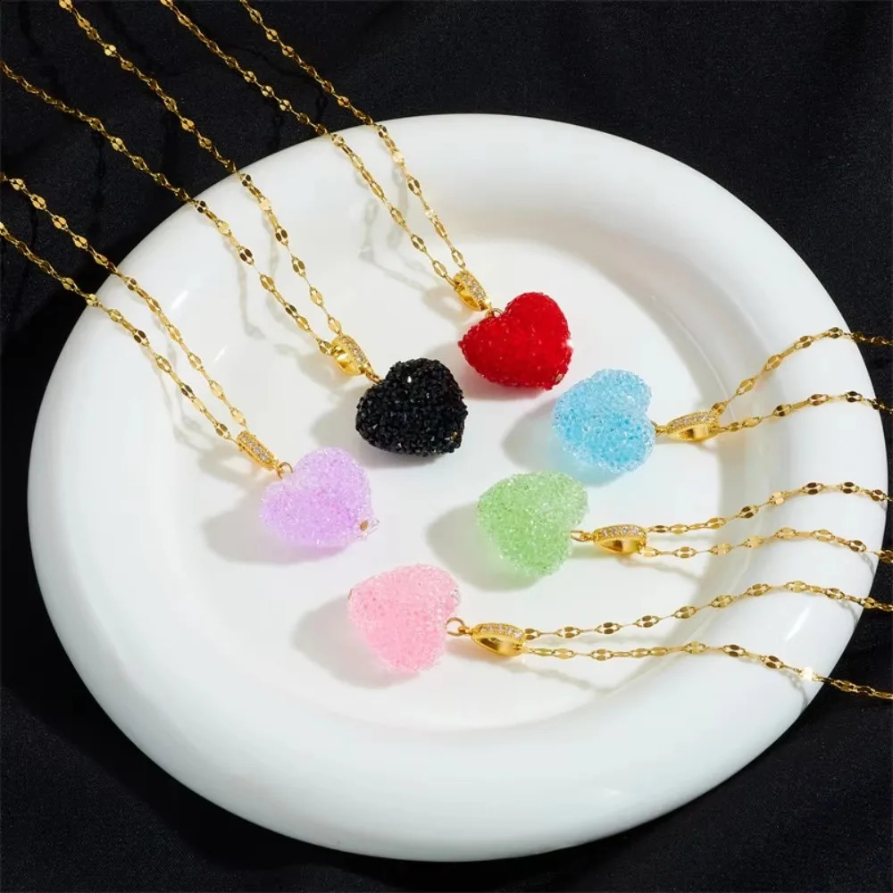 Bohemia Collier pendentif à cœur en cristal rouge mignon pour femmes Tempérament Gold Couleur en acier inoxydable Zircon Chokers Bijoux Gift 2508