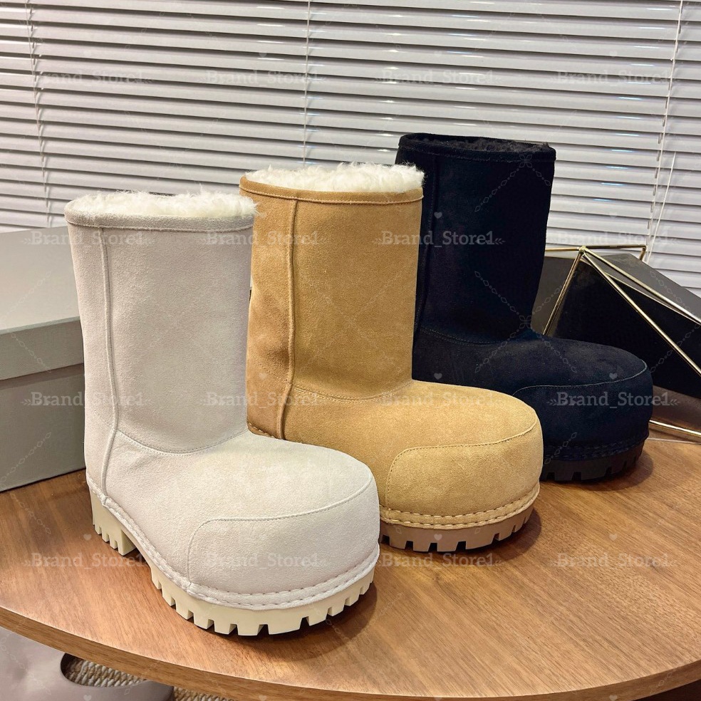 Boots de créateurs Alaska Boots de fourrure Men des femmes Boots Bottes courtes Boots de neige hiver