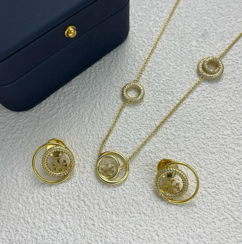Collier Collier TB Collier bijou pour femme Collier de vente à chaud pour femmes Niche Design Send Bracelet luxe et boucles d'oreilles 2025