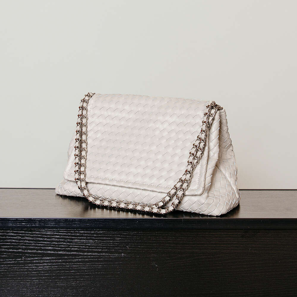 Luxury hand-woven shoulder new fashion leather women's light chain crossbody large capacity tote bag
