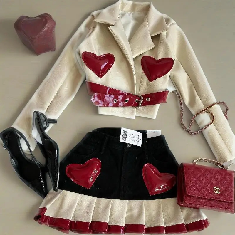 Y2K Women Streetwear Heart Shape Leather Outfit Two Piece Harajuku Gothic Jacket Cropped Denim Patchwork Pleated Mini Skirt Suit 250823