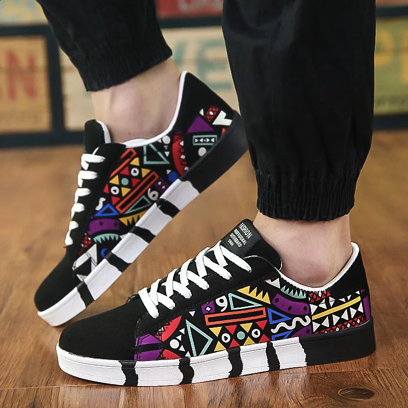 Summer Trendy Mens Board Shoes Outdoor non slip walking Men Sporty Shoe Canvas Pattern Casual Sneakers male Zapatos 250821