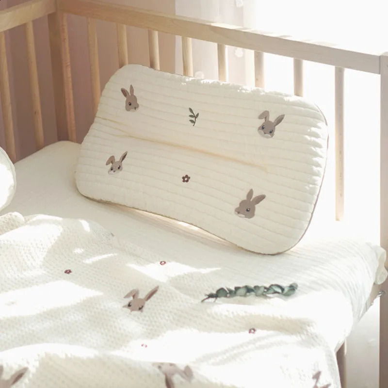 Né en coton pur Swetrage brodé - Absorbant l'oreiller de mise en forme tout - saison plat - oreiller de tête250823