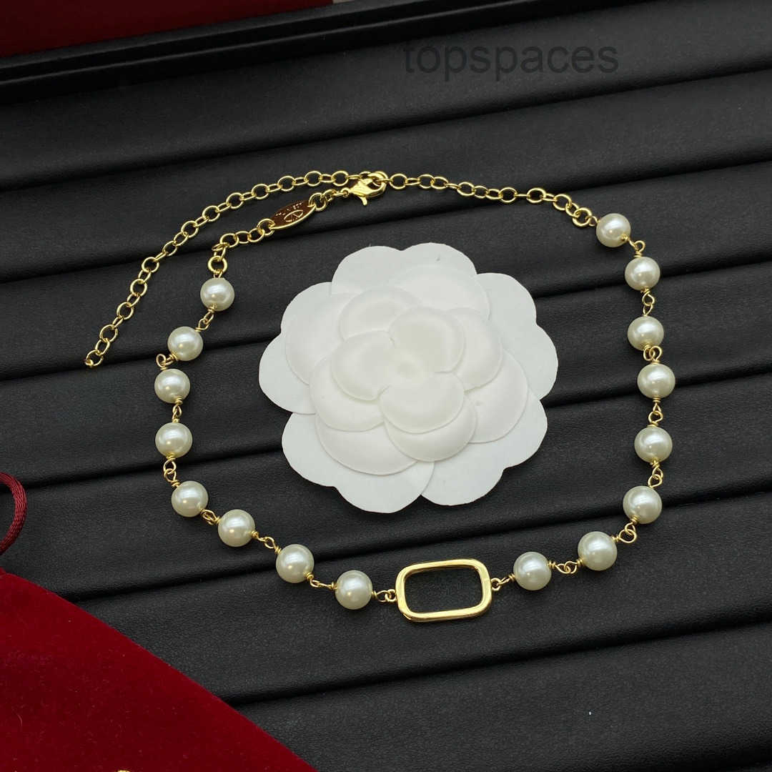 Designer Jewelrys Charm Womens Pendant Necklace Designer Brand Love Gold Necklace Classic Luxury Pearl Necklace Design Gifts Wedding Jewelry with Bo